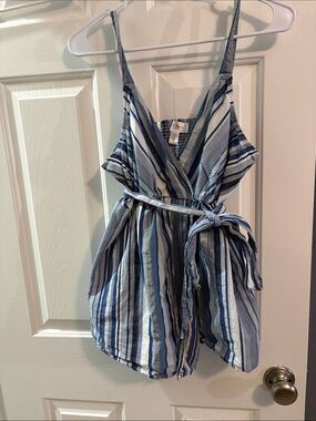Motherhood Maternity Blue Striped Wrap Top Size Large